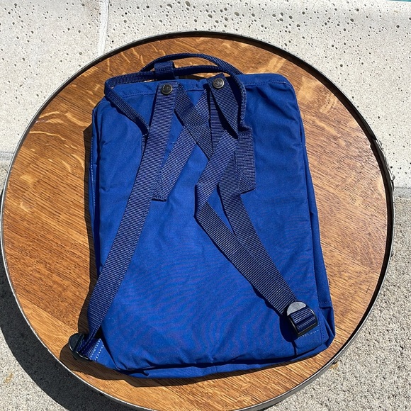 NWT | Classic Kånken backpack | 15 x 10.6 x 5.1” - Picture 5 of 15